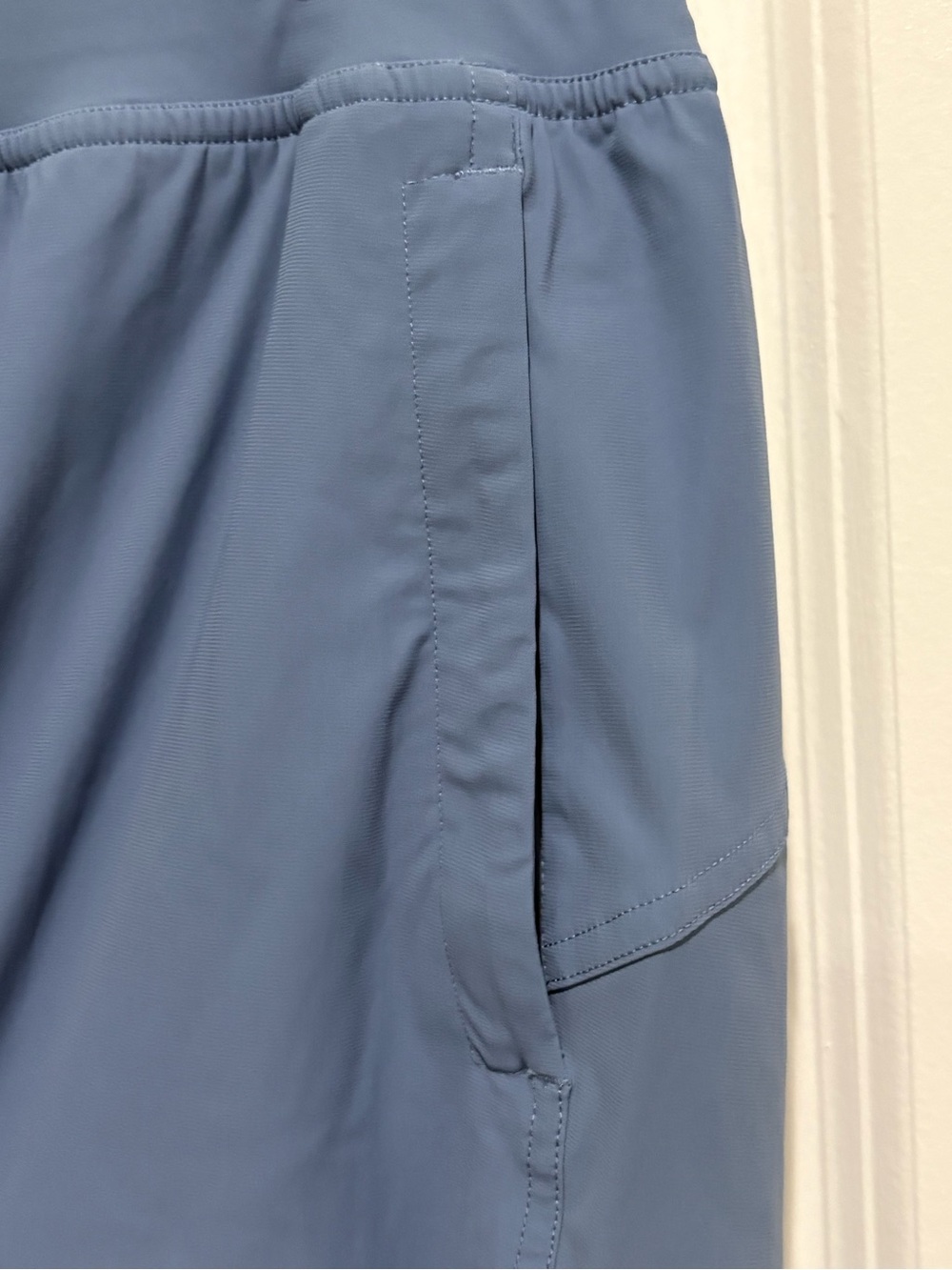 Lululemon Adapted State High-Rise Jogger *Short
Washed Denim - Picture 7 of 10